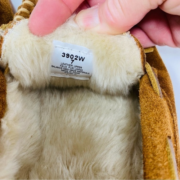 Minnetonka Pile Lined Hard Sole Moccasins Size 7W - Picture 4 of 5